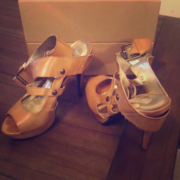 Vera Wang Shoes - Tan High Heels
